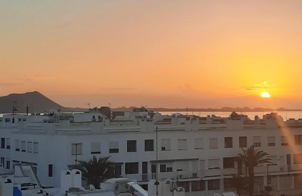 Sun & Surf Loft, Near Main Street And Beach, Wifi Fiber, Winter Garden With Sea View Corralejo